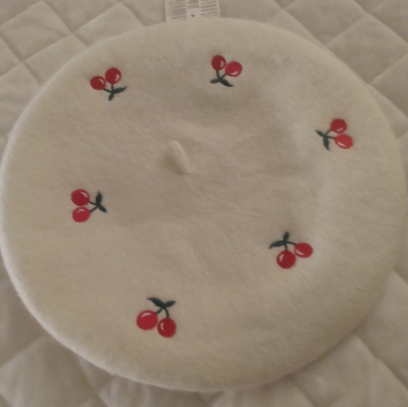 2 Beret's - Picture 2 of 4